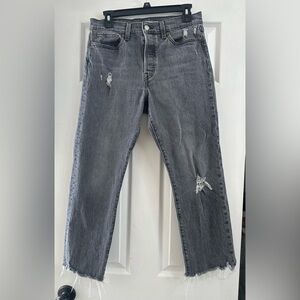 Levi's Women’s Wedgie Fit straight Distressed Black Jeans w/ raw hem size 29